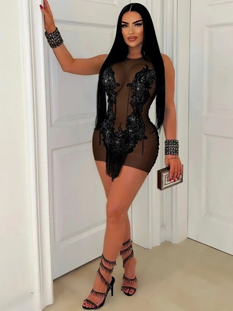 Black/White Color Sexy Hot Girls Women O-Neck Sequined Tassel See Through Mini Dress Sleeveless Mesh Sexy Pencil Dresses Sexy Fashion Summer Evening Beach Party Night Clubwear Prom Clothes