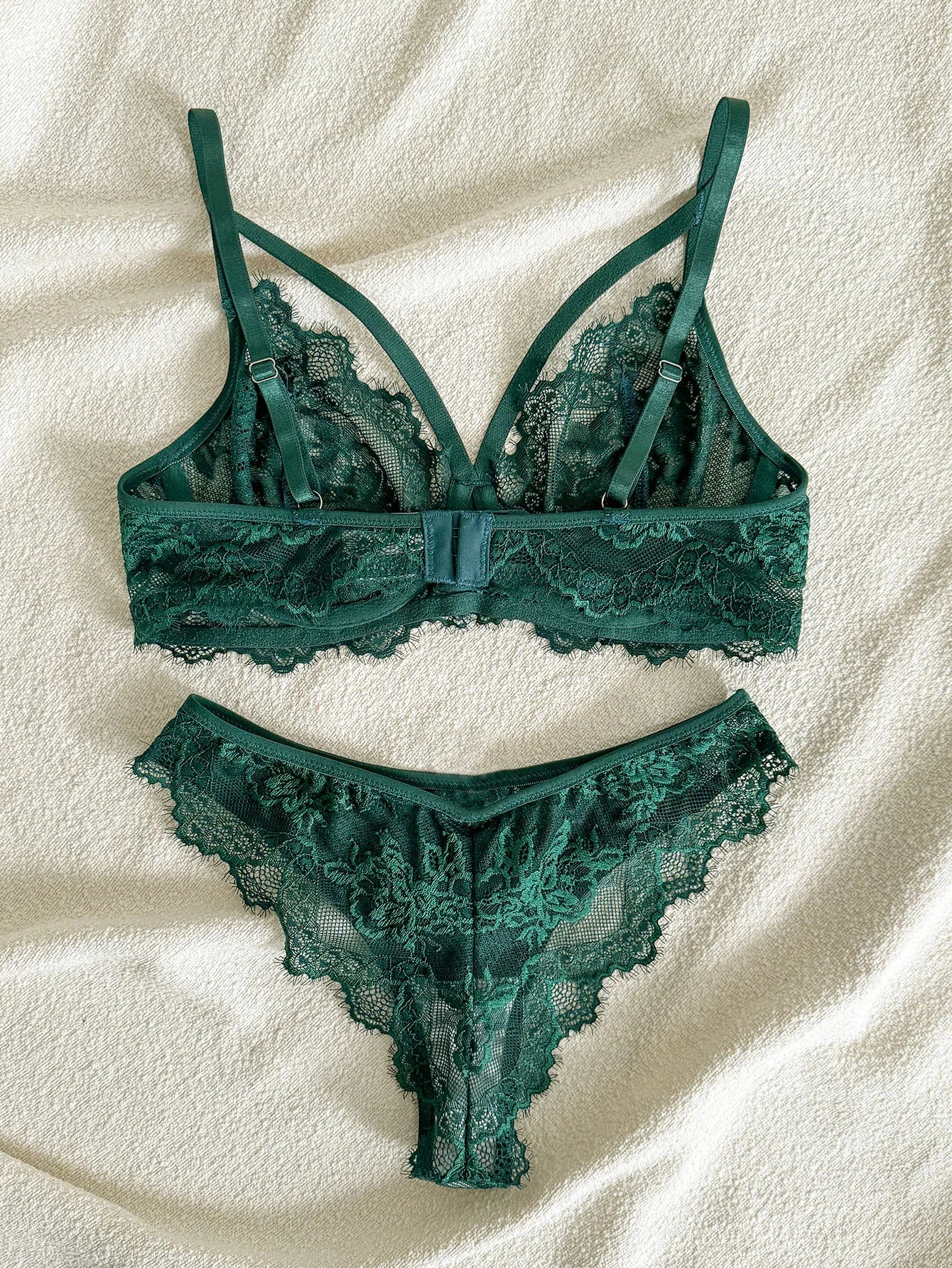 Women's Lingerie & Underwear， Eyelash Sexy Fancy Lace Strapping Underwire Bra &  Brazilian Panties ，Victoria Style