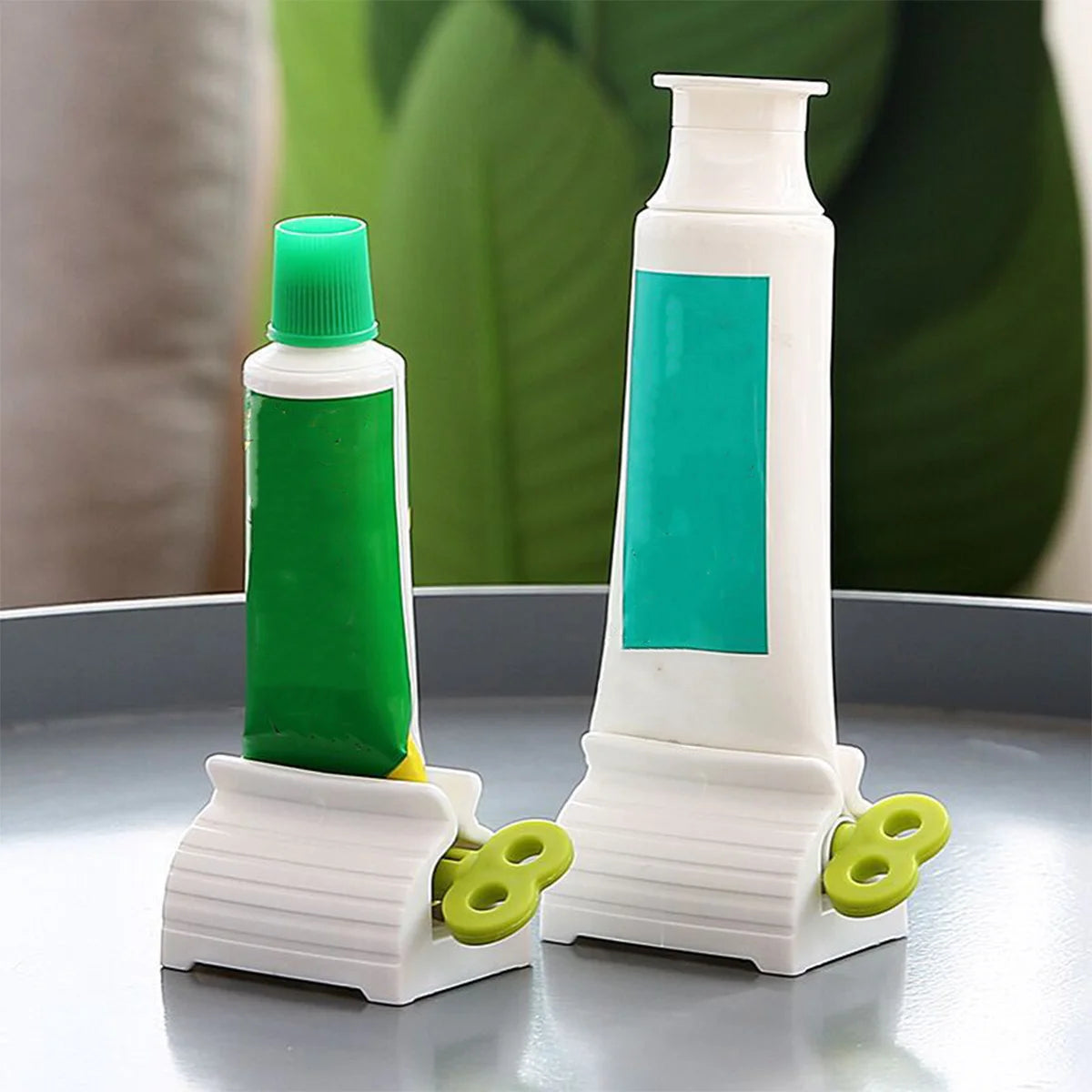NEW 3 PCS Set Green/Blue Color Efficient and Hassle-Free Toothpaste Tube Squeezer for a Smooth and Comfortable Brushing Experience Fresh Breath Dental Accessories