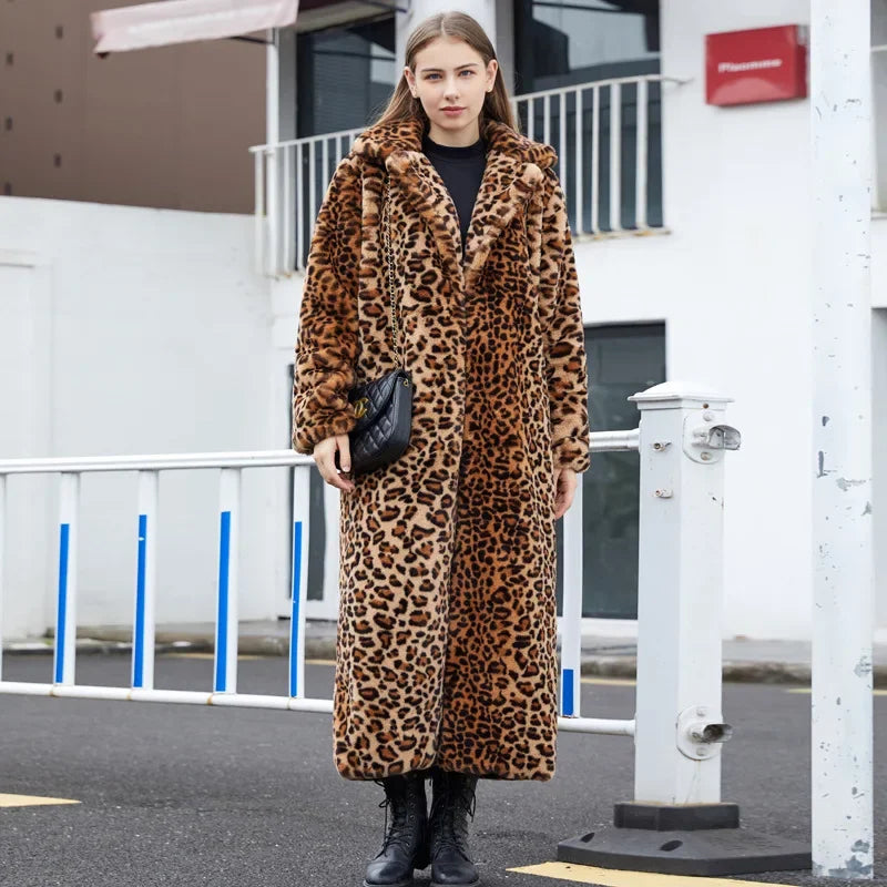 Luxurious Italian Style Faux Fur Coat with Leopard Pattern, Long Plush Coat, Warm Suit Collar, Casual Fashion, Winter