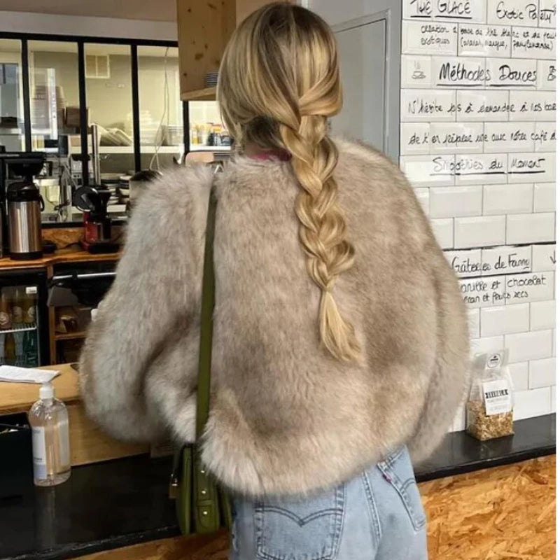 Low-Price Sales are Limited NEW Gray/Black S-2XL Iconic Street Fashion Week Luxury Brand Winter Warm Snow Outerwear Cropped Faux Fur Coat Women Evening Nightclub Coats Fluffy Short Fur Jacket Ladies Girls Luxury Fashion Cloth