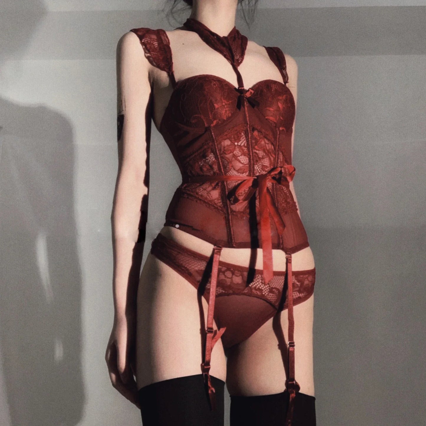 Black and Red Color Set Sexy French Lace Corset Lingerie Women Fashion Underwear Halter Tops Lingerie Belt Transparent Tight Underwear Shapers Lingerie