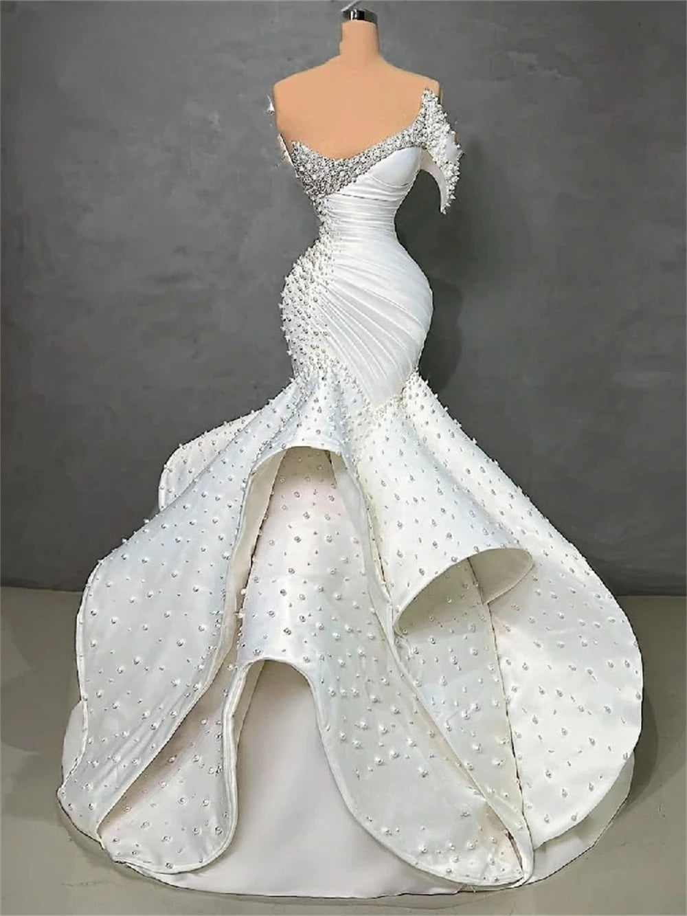 Luxury Mermaid Tiered Prom Dress Custom Made Beaded Pearls Wedding Dress For Women Party Arabic Dubai Mermaid Evening Dress