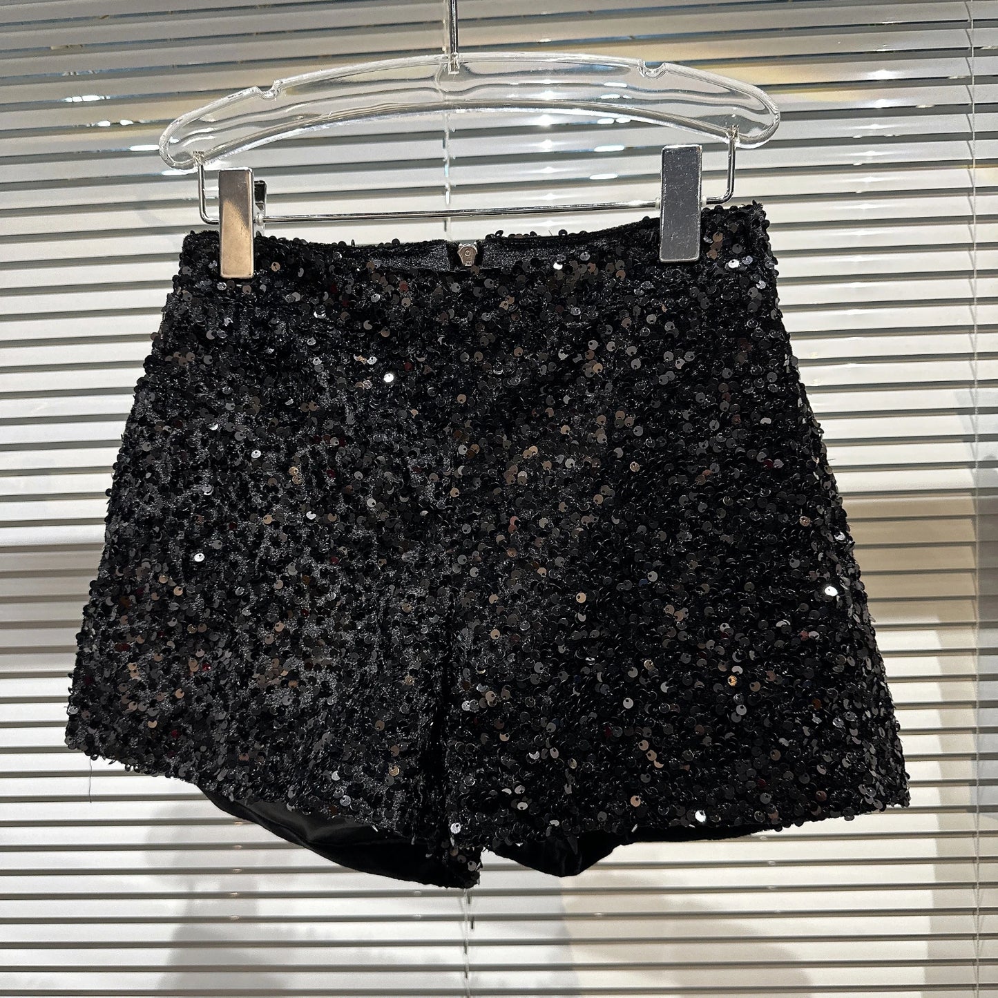 New Arrivals Sexy Clubwear Shorts Ladies Luxury Sequins Shorts Loose High Waist Streetwear Wide Leg Short Pants Sliver Black Women Girls Clothing