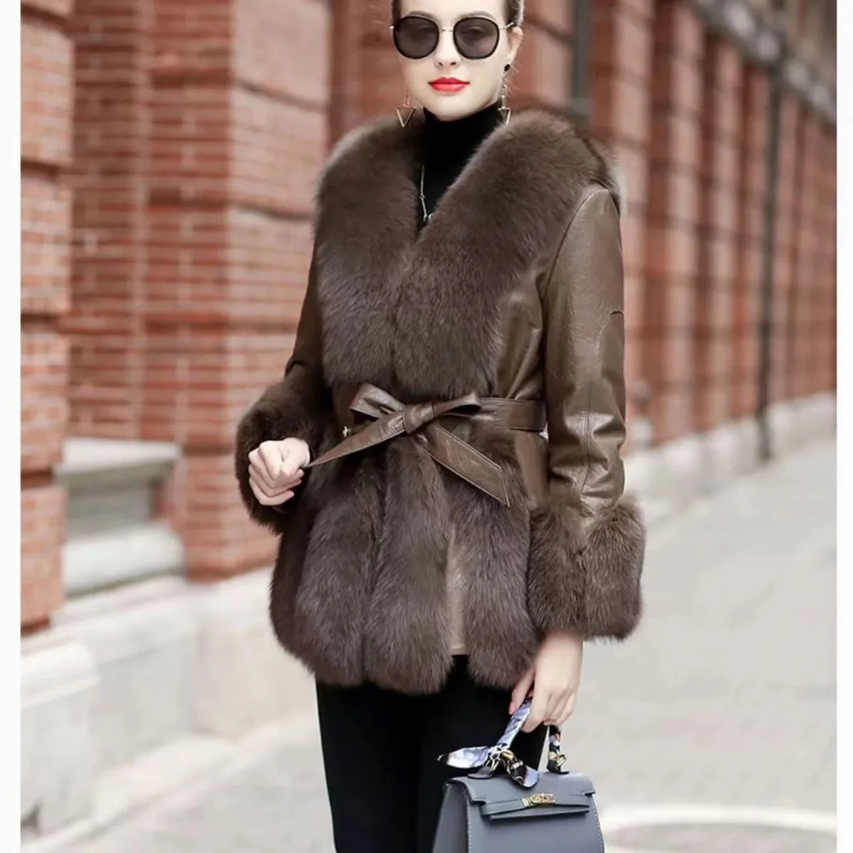 NEW Arrivals Leather Patchwork Faux Fox Fur Jacket Women Winter Warm Snow Outerwear Belted Plush Coat Elegant Fluffy Jackets High Quality Furry Overcoat Ladies Girls Luxury Fashion Clothing Supplies