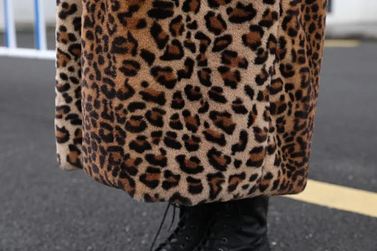 Luxurious Italian Style Faux Fur Coat with Leopard Pattern, Long Plush Coat, Warm Suit Collar, Casual Fashion, Winter