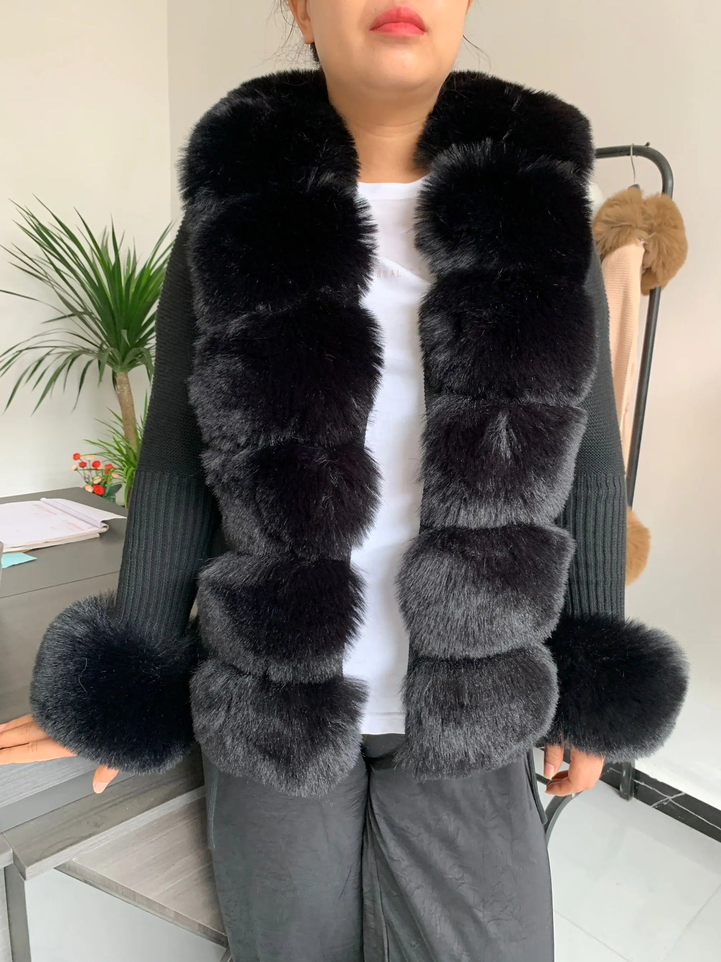 Luxury Women Girls Faux Fur Knit Sweater Cardigan Spring Autumn Winter Elegant Knitted Sweater with Faux Fox Fur Collar Ladies Winter Luxury Fashion Clothing Products