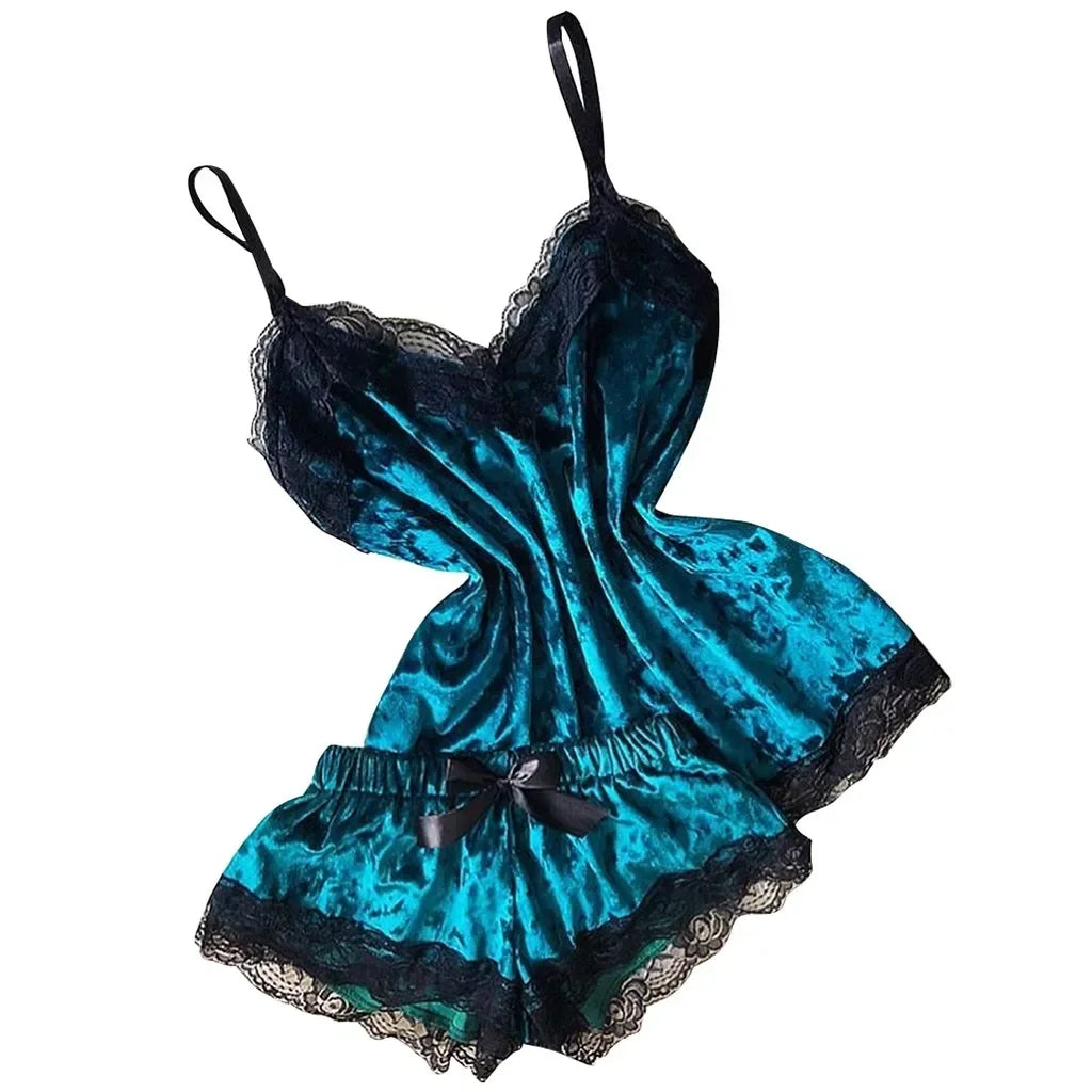 2 PCS Set S-XL Size Autumn Winter Velvet 6 Colors Pajamas Set Women's Sexy Lingerie Sleepwear Nightwear Cute Cami Top and Shorts Pajamas Sets Loungewear Home Wear Women Lingerie Clothing Supplies