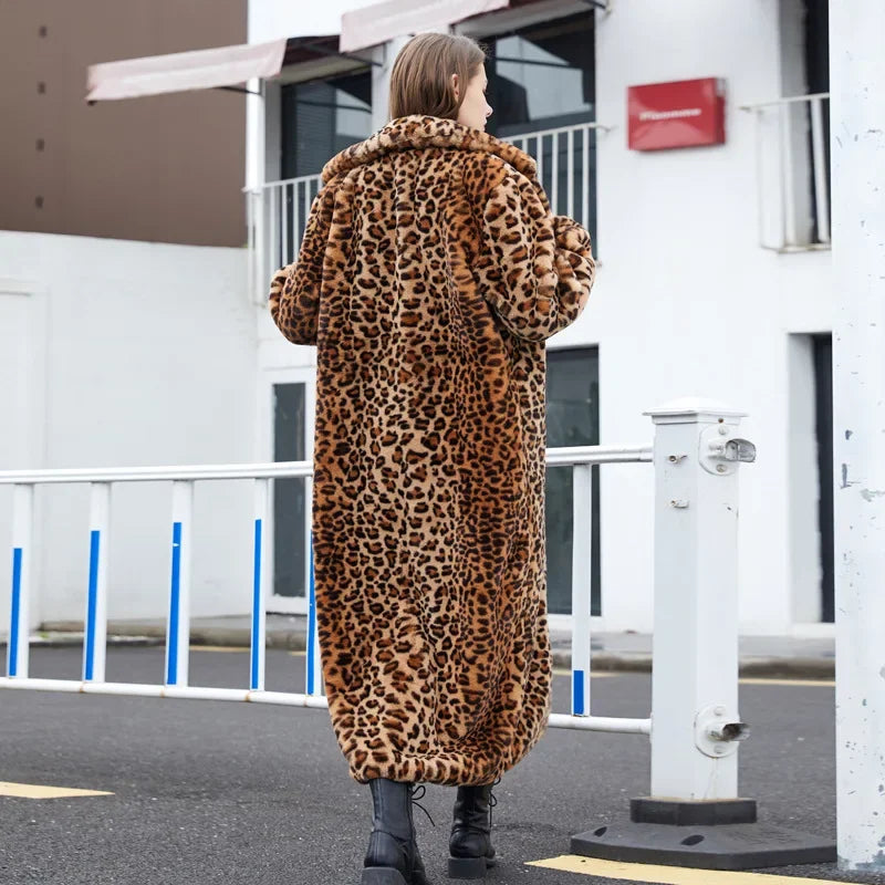 Luxurious Italian Style Faux Fur Coat with Leopard Pattern, Long Plush Coat, Warm Suit Collar, Casual Fashion, Winter