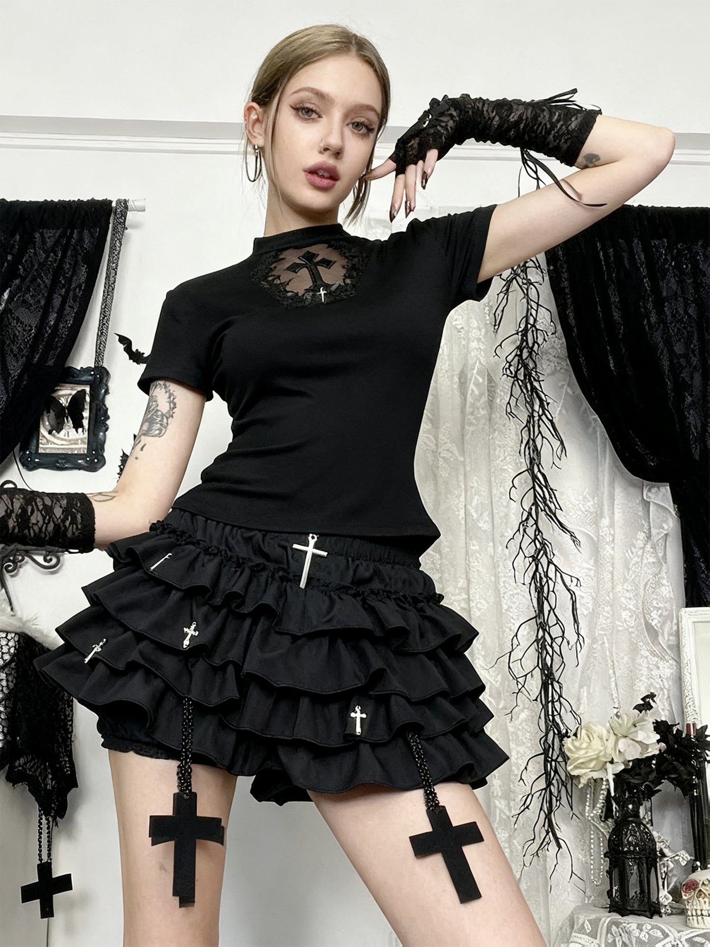 The King of Cost-Performance with Extraordinary Quality! Get This Stunning Black Cross-Patterned Skirt at an Unbelievable Price! The High-Quality Fabric Ensures It Is Fluffy And Well-Shaped, For Teenager