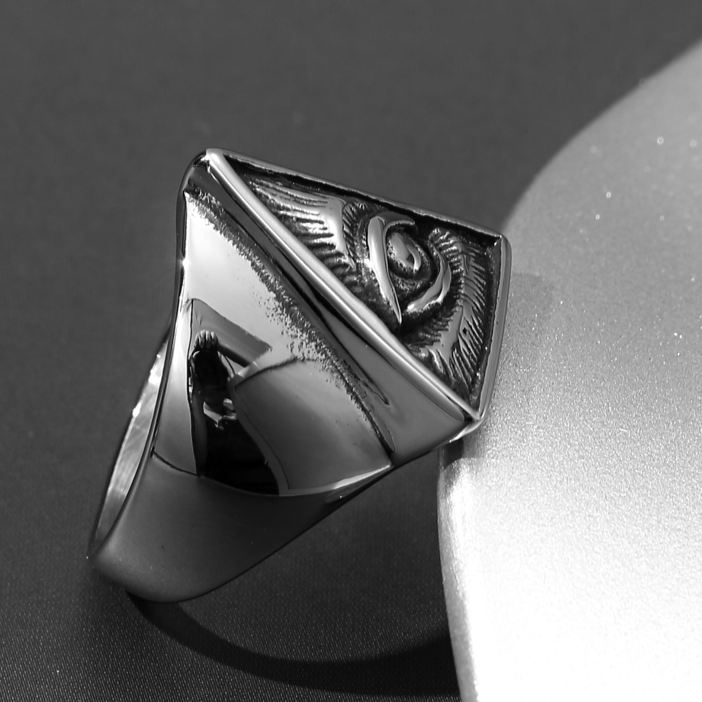 Illuminati Secret Society Women's Men's Ring, Vintage All-Seeing Eye Triangle , Cyberpunk Style, Suitable for Group Ceremonies Gathering Parties,  Jewelry Accessories