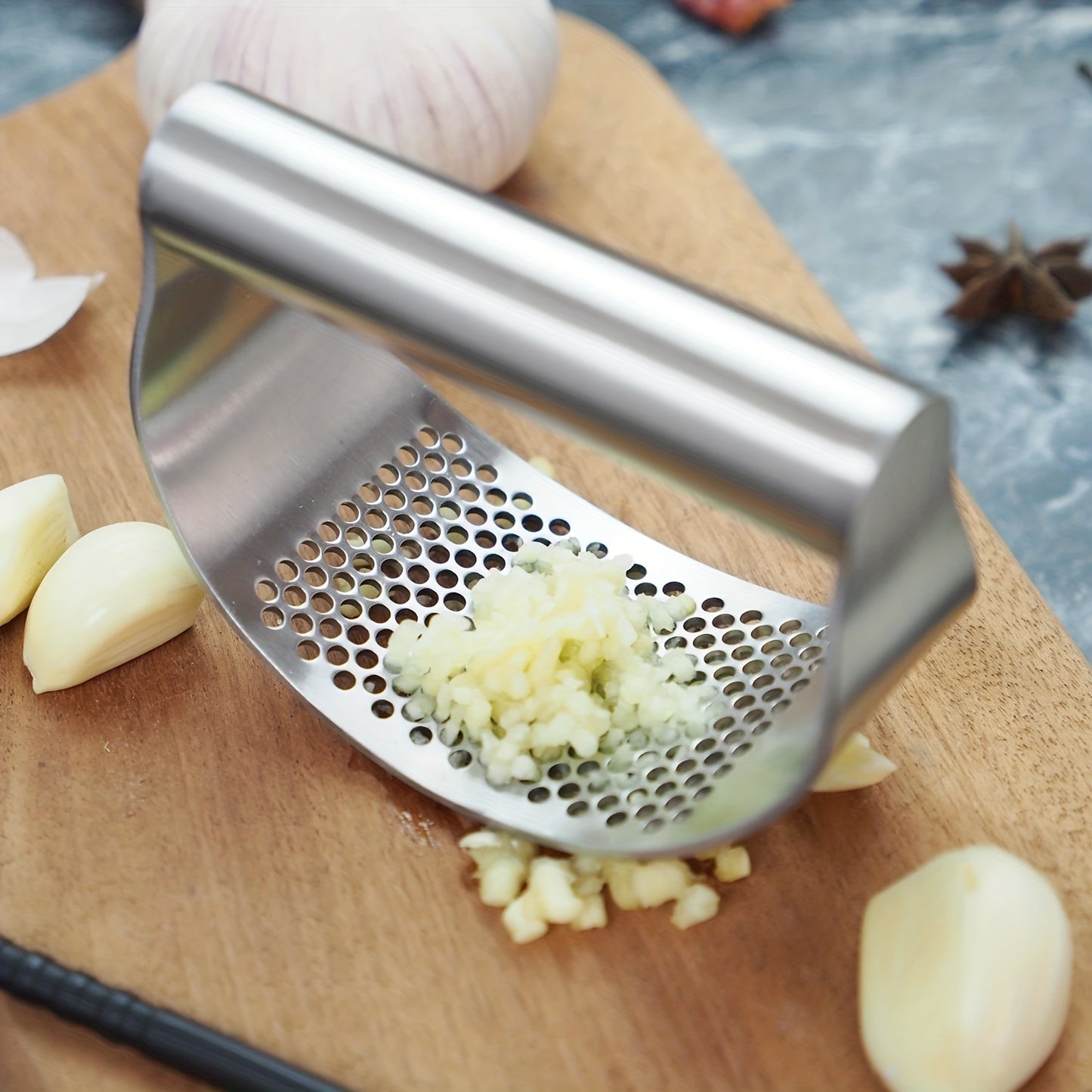 4 Colors Stainless Steel Garlic Press - Manual Garlic Crusher with Ergonomic Handle, Durable Kitchen Tool for Crushing Garlic, No Electricity Needed, Easy to Clean, Perfect for Home Cooking, Garlic Crusher for Kitchen, Cookin