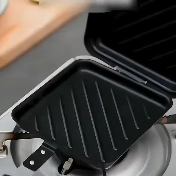 Stovetop Sandwich Maker, Versatile Toasted Sandwich Appliance, Non-Stick, Easy to Clean, Detachable, Flip Pan for Gas And Induction Stoves, Ideal for Home Cooking, Outdoor Use, Camping, Black