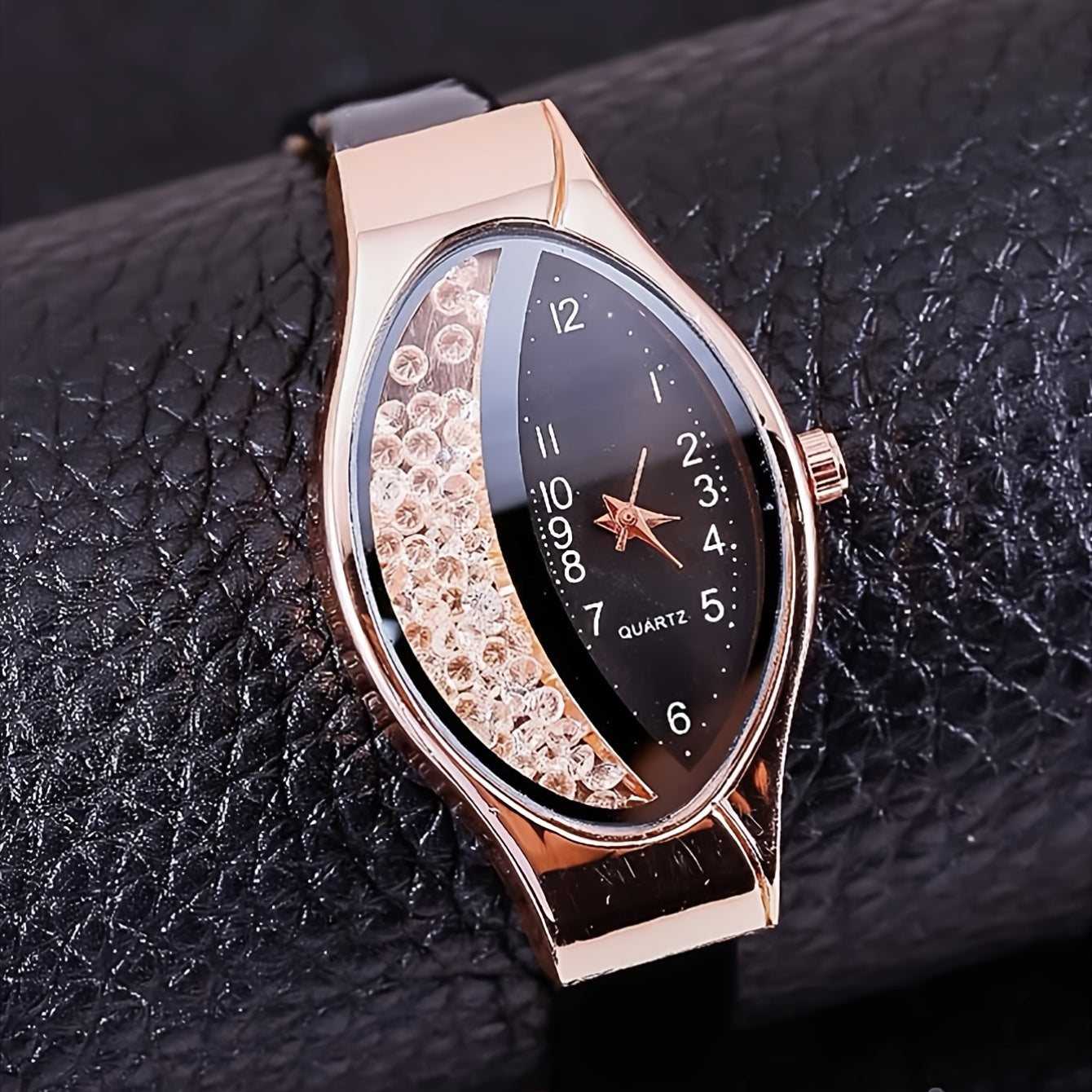 6pcs Women'S Fashionable Elegant Style Women'S Watch + Light Luxury Fashion Square Necklace Set, Suitable for Giving Her a Romantic Heartfelt Holiday Gift