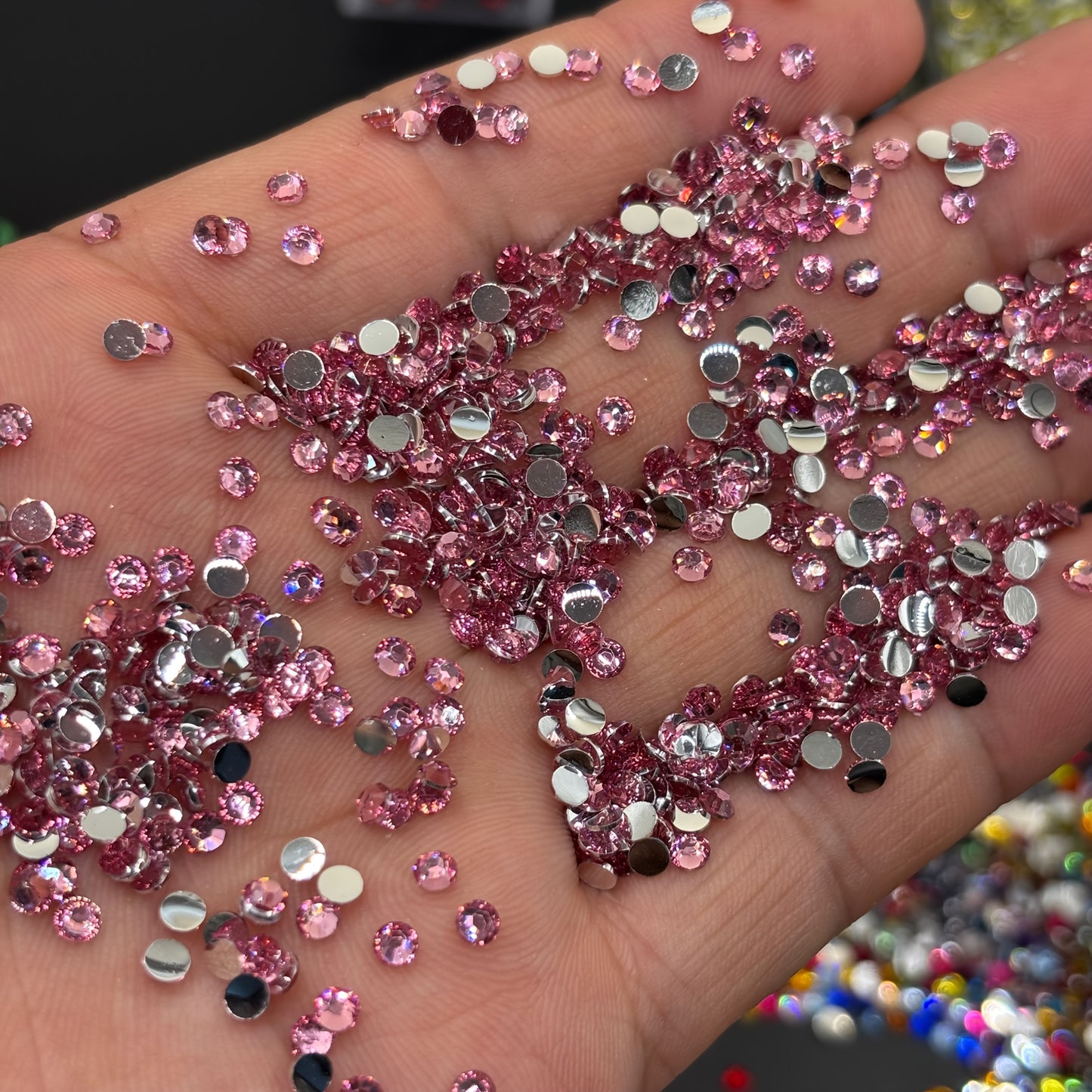 25 Colors / 18600pcs of 5D Resin Round Rhinestones, 3Mm Diameter Silvery Flat-Back Gems, Suitable for Crafts, Coasters, Keychains, Wreaths, Nail Art, And More Creative Projects - a Perfect Match for Your Artistic Creations, N